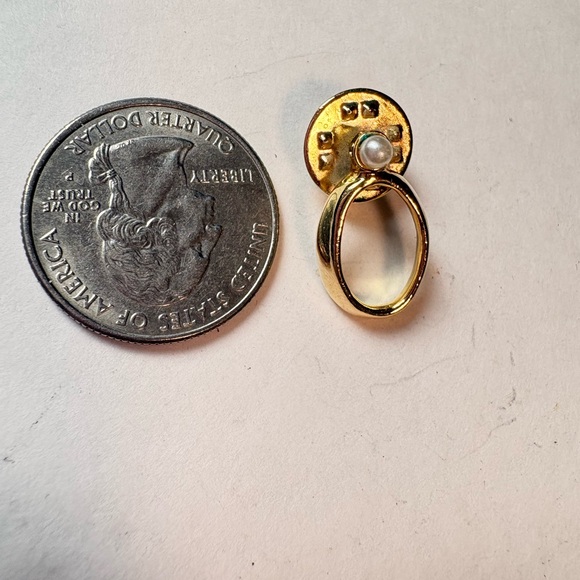 Vintage Gold tone Oval faux Pearl dainty pin Brooch - Picture 3 of 4